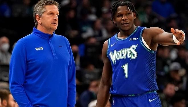 尤其是在此 尤其是在此