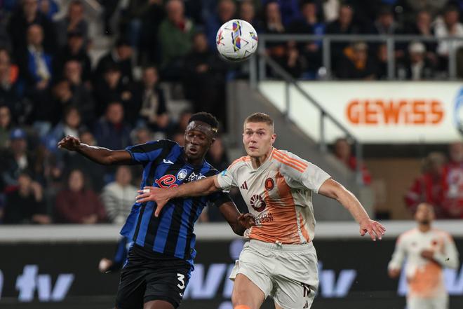 足球比赛的 足球比赛的