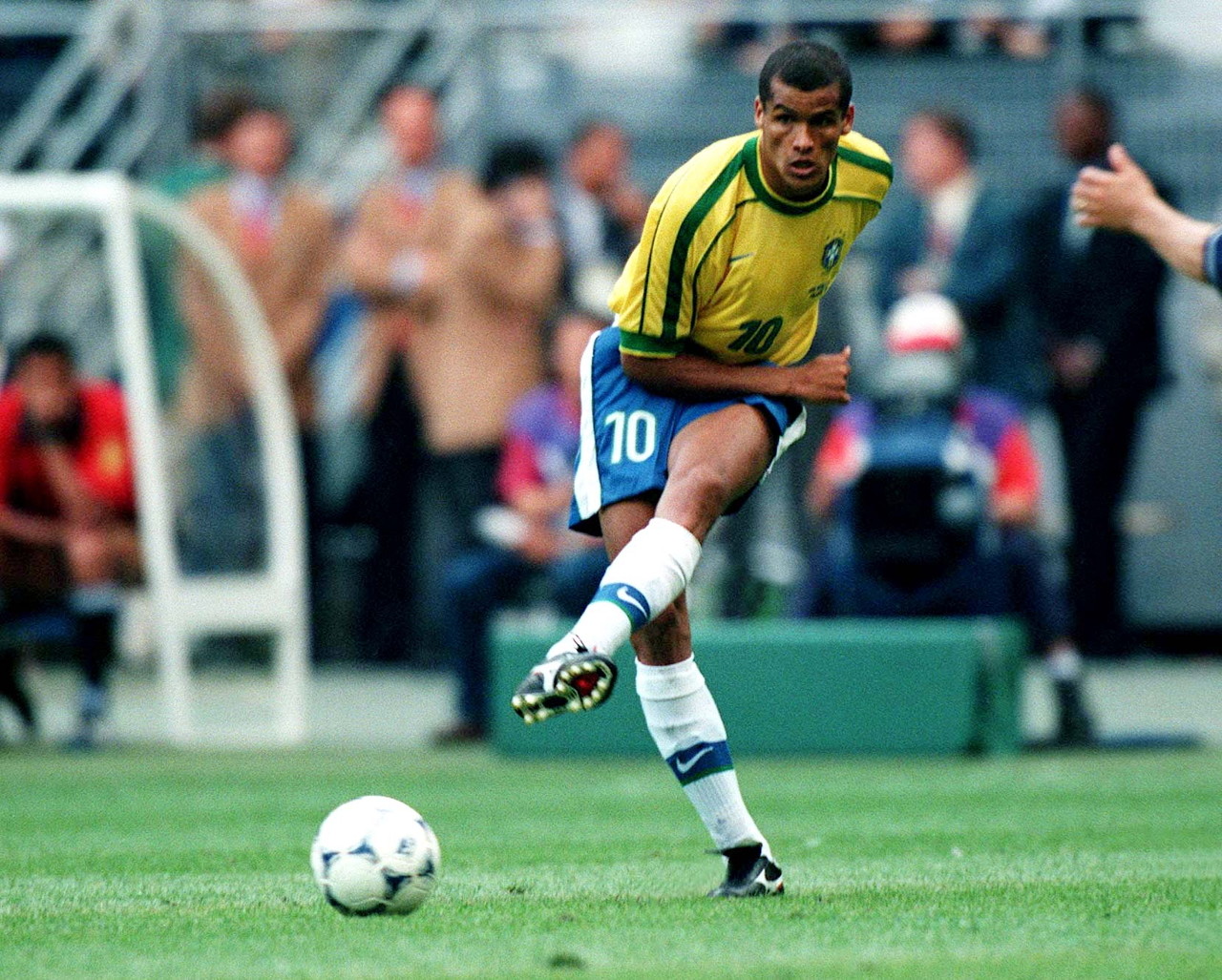 夺得更高荣 夺得更高荣