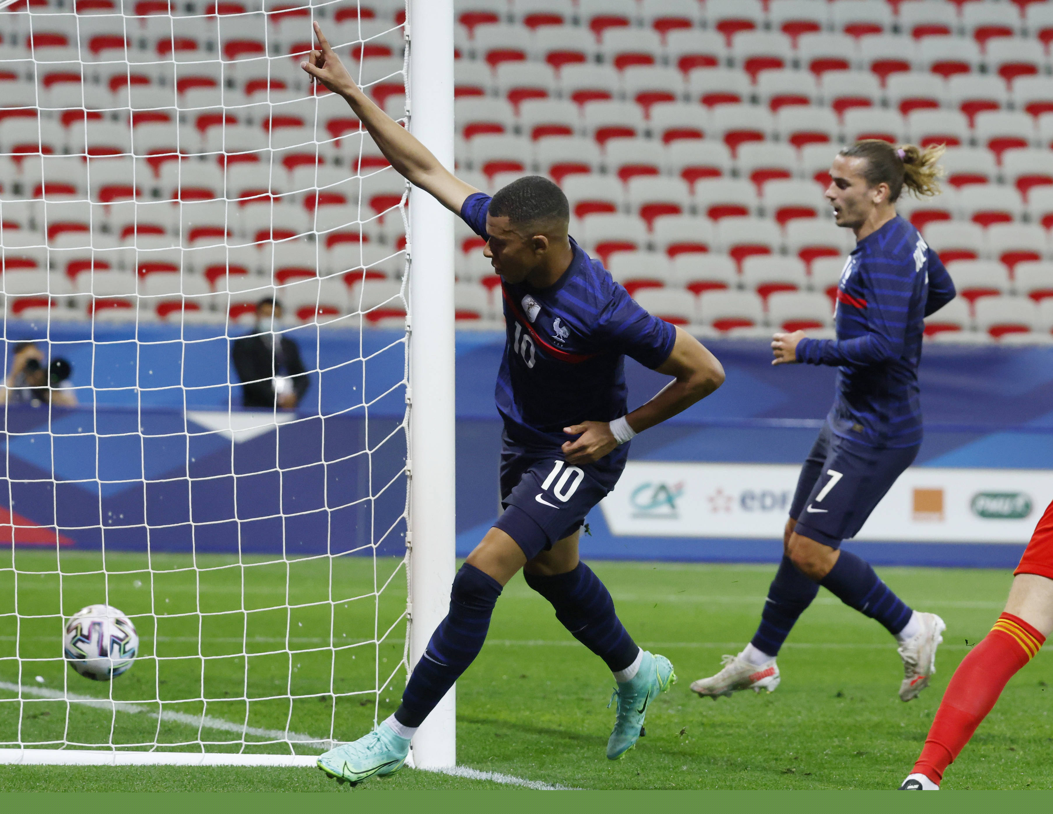 最终靠尾巡 最终靠尾巡