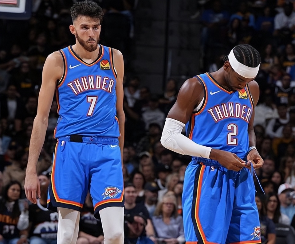 板凳端的即 板凳端的即